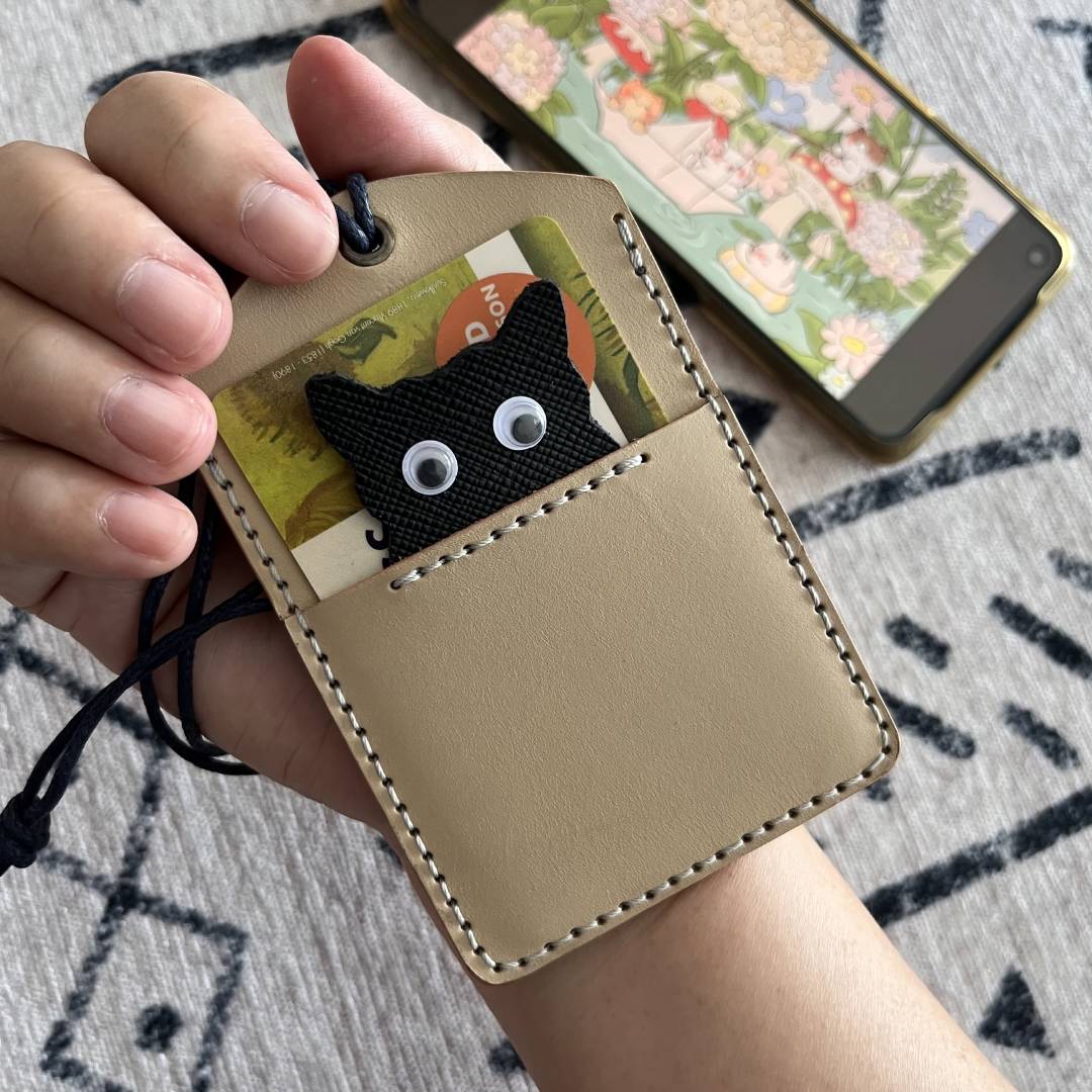Easy Leather Cat Card Holder Pattern, Vertical Leather Wallet Template | DIY Animal Card Sleeve