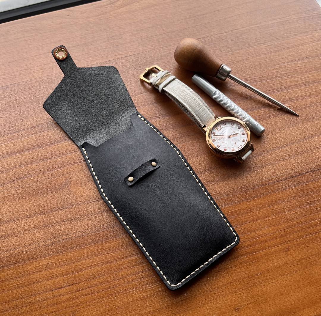 Watch storage pouch