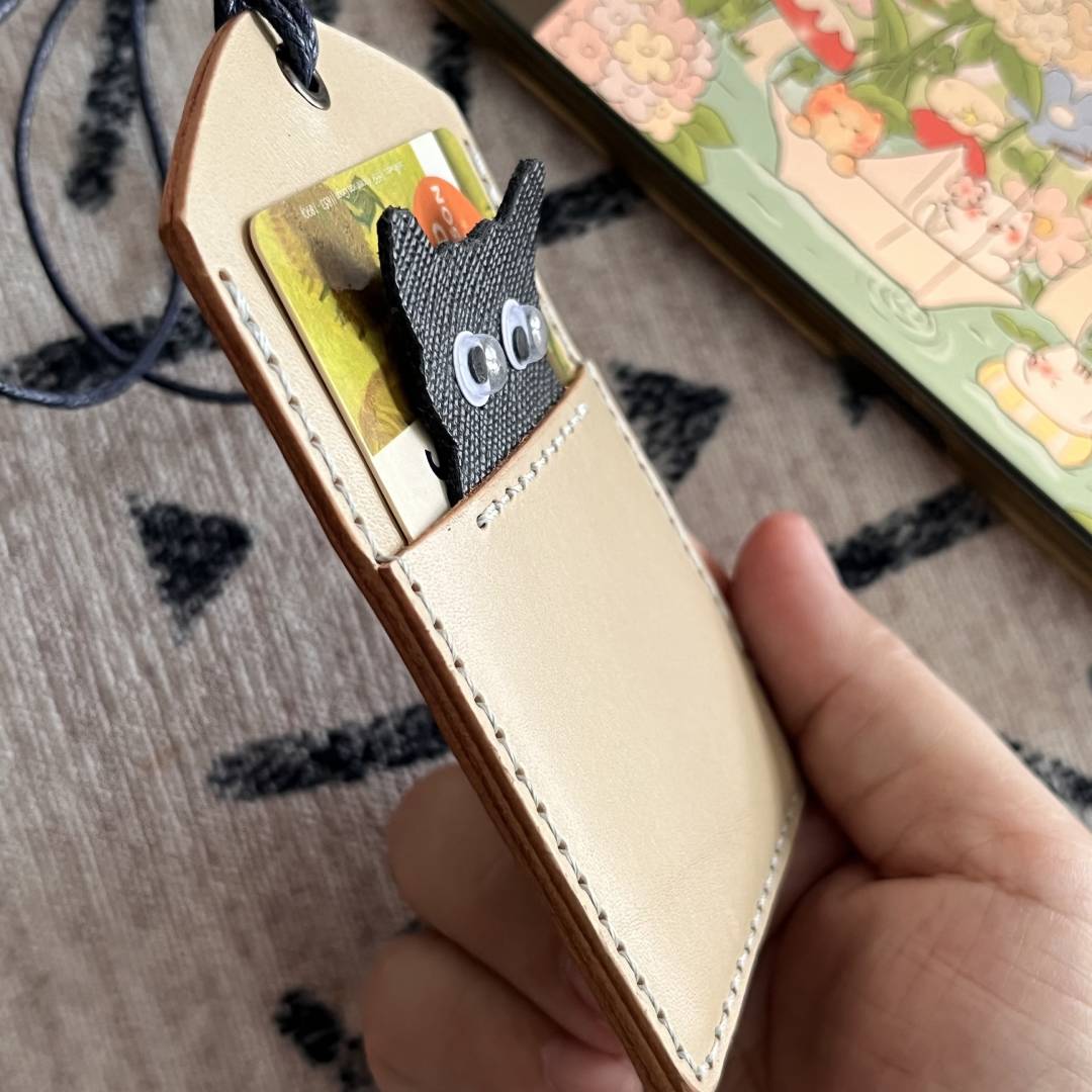 Easy Leather Cat Card Holder Pattern, Vertical Leather Wallet Template | DIY Animal Card Sleeve