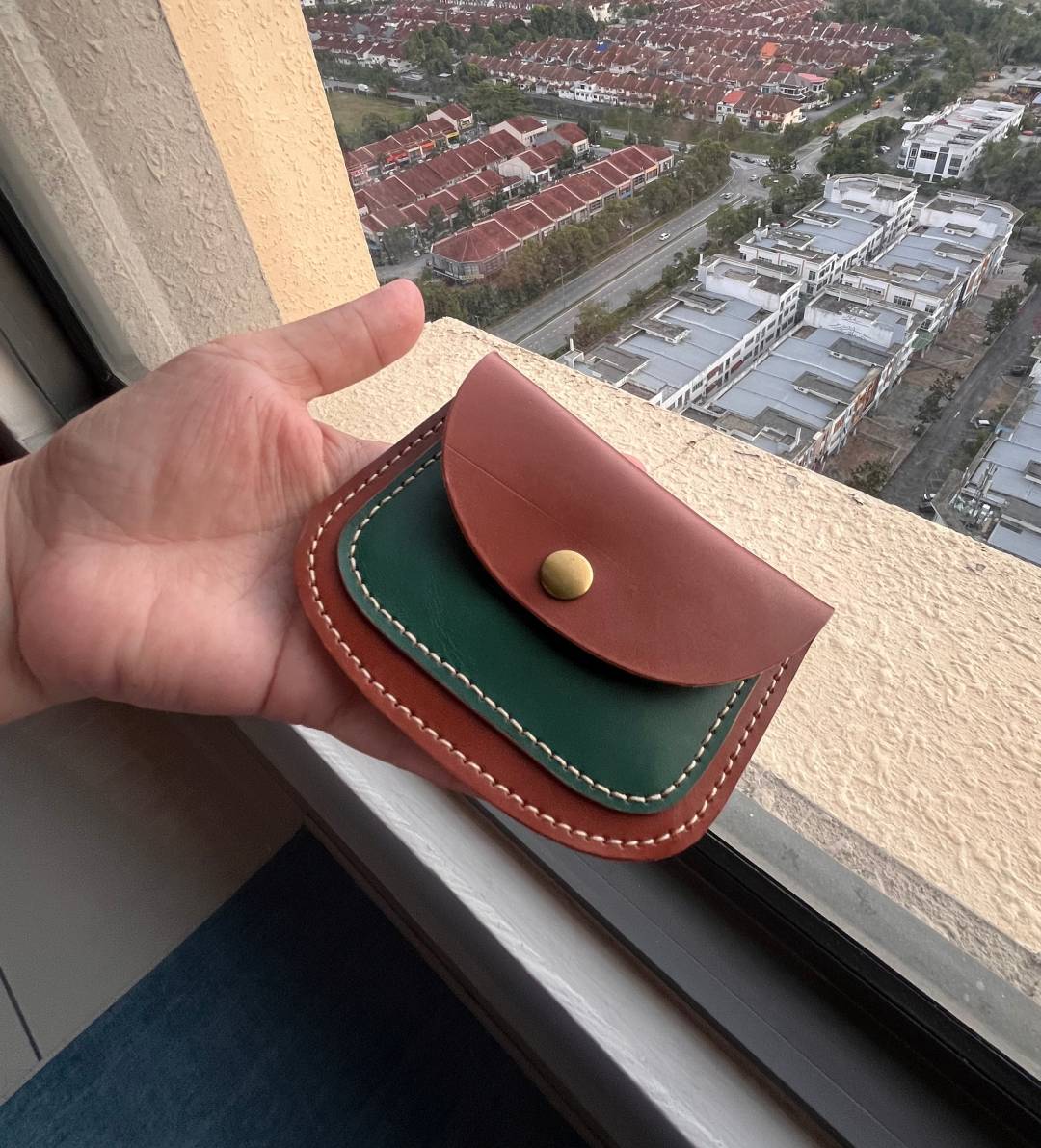 Sleek leather wallet DIY