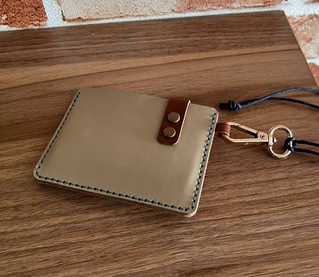 Professional leathercraft pattern for PDF A4 and US Letter printing.