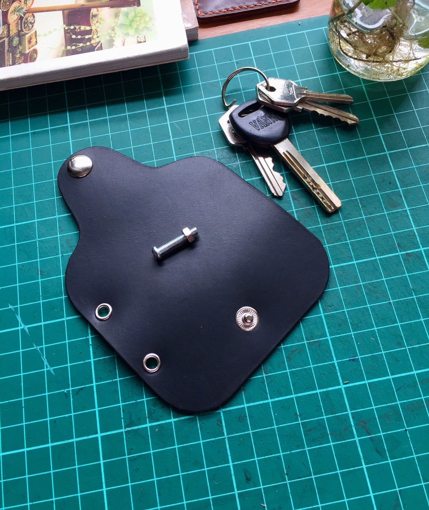 Leather Key Pouch pattern, key holder template, key purse template, key fob PDF pattern, leather key cover pattern, key organizer pattern