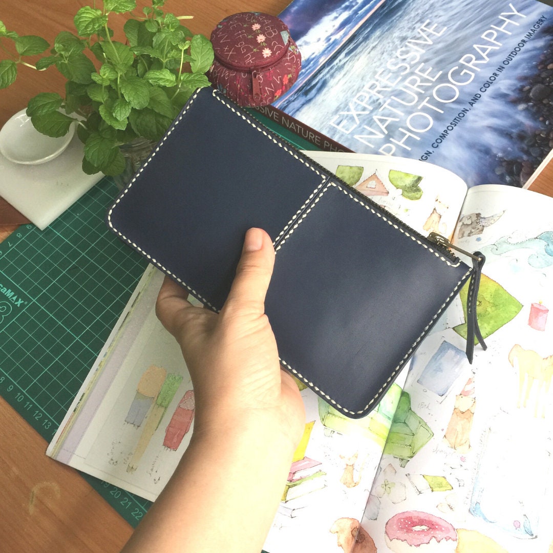 Leather Wristlet DIY pattern, leathercraft DIY pattern, PATTERN for a leather Clutch Wallet, minimalist leather wallet template