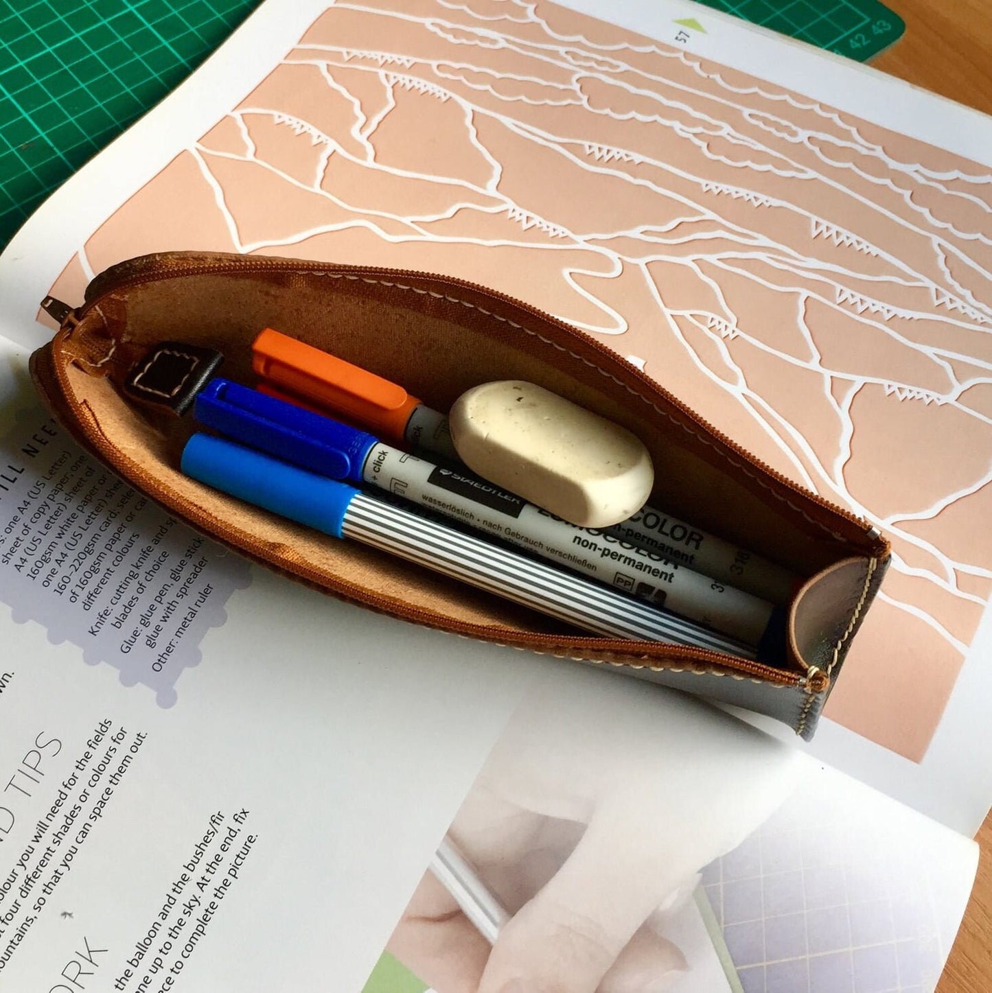 PATTERN Leather Pencil case template for leathercraft beginner, DIY leather pencil case pdf pattern for leather pencil case.