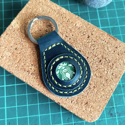 Leather keychain, handmade leather keychain, DIY keyfob with recycled materials, beautiful keychain, classic keyfob