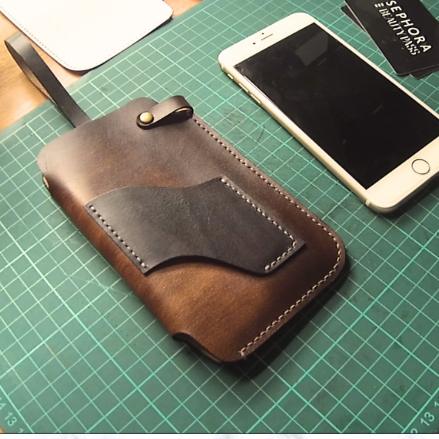 Apple iPhone 14 Pro Max, iPhone 15 Pro Max leather phone Holder pattern, leather iPhone holder PDF, IPhone Purse with card slots pattern