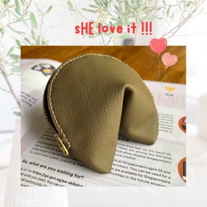 Online guide for handmade Fortune Cookie Purse, Handmade leather Fortune Cookie Purse, Fortune cookie purse pattern and video tutorial