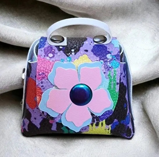 Creative idea for leather scraps: making miniature bag with a PDF template.